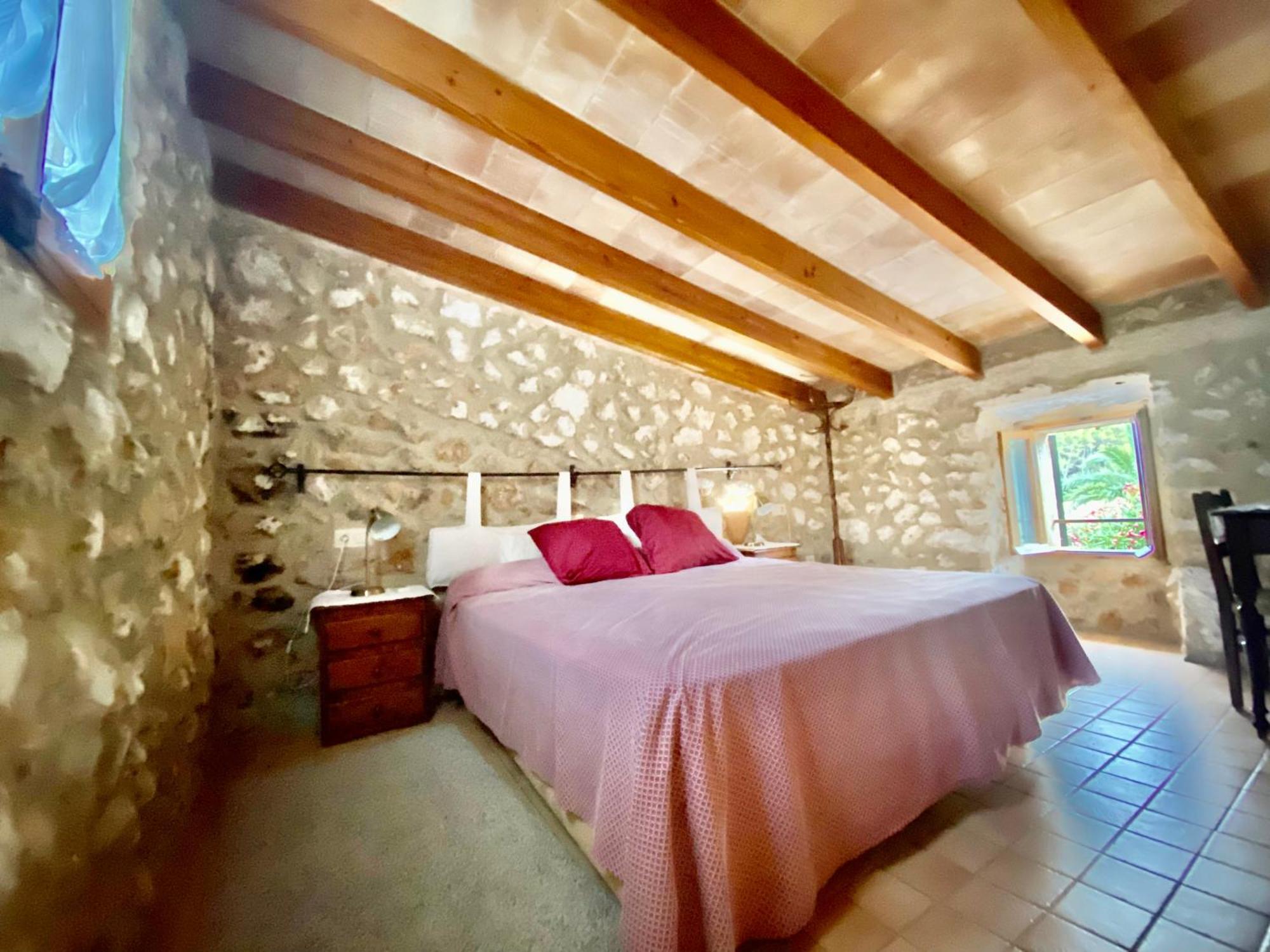 Puerto De Pollensa Villas And Apartments, With Private Mountain Ideal For Runners, Trailers,Near Puerto Pollensa Beach Approximately 5 Minutes Walking, Unique Experience In A Ullal Old Typical Mallorca House With Private Mountain And Near To The Beac Dış mekan fotoğraf