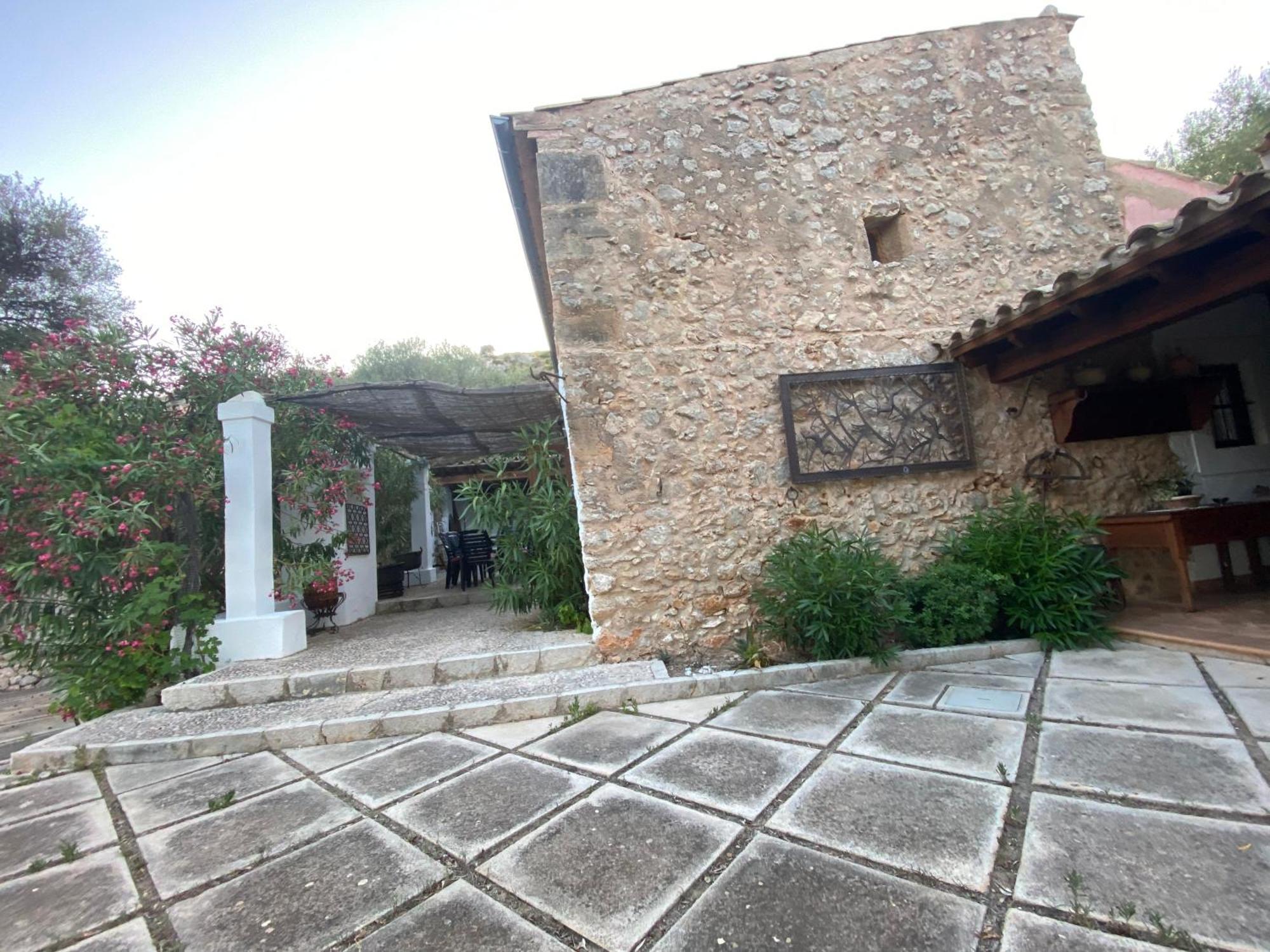 Puerto De Pollensa Villas And Apartments, With Private Mountain Ideal For Runners, Trailers,Near Puerto Pollensa Beach Approximately 5 Minutes Walking, Unique Experience In A Ullal Old Typical Mallorca House With Private Mountain And Near To The Beac Dış mekan fotoğraf